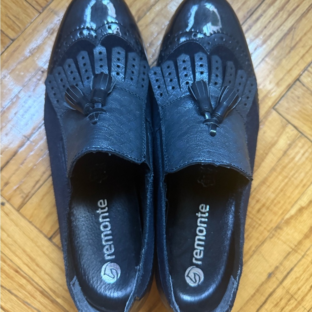 Remonte woman’s Navy Blue Loafers